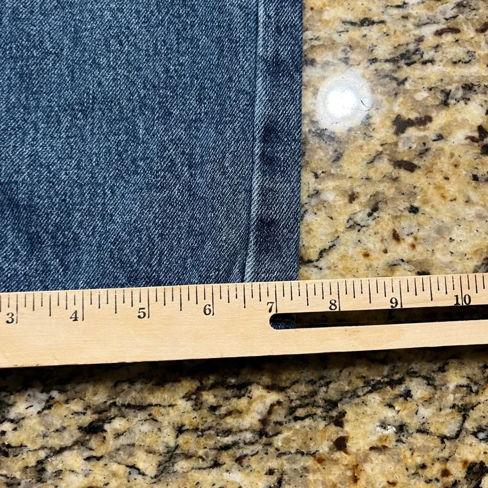 Levis 505 Regular Fit Straight Leg Jeans Mens 32x30 Medium Wash Blue Denim